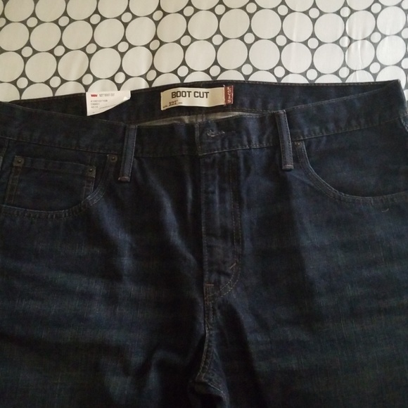 Levi's Jean's - Picture 2 of 3